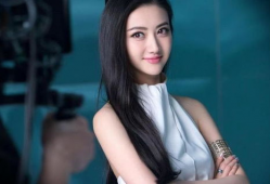 娱乐圈吃瓜背景图女生,揭秘“吃瓜女孩”背后的故事